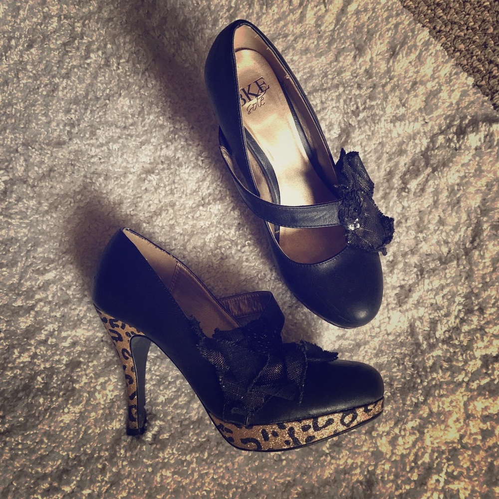 ✨ BKE Glitter Heels ✨ Sz 8